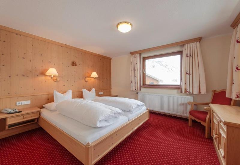 Haus Kueng Bed & Breakfast Zürs Exterior foto