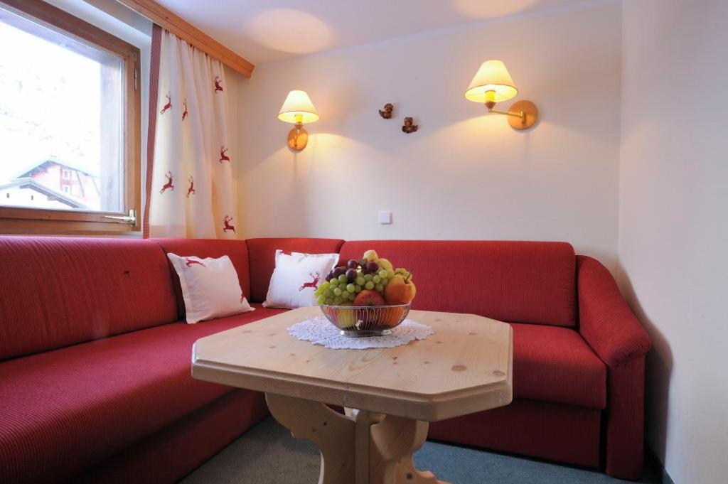 Haus Kueng Bed & Breakfast Zürs Exterior foto
